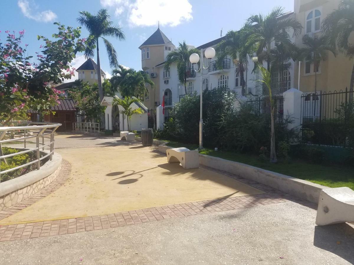 Rosi Ocean Sand Hotel Apt Ocho Rios Exterior foto